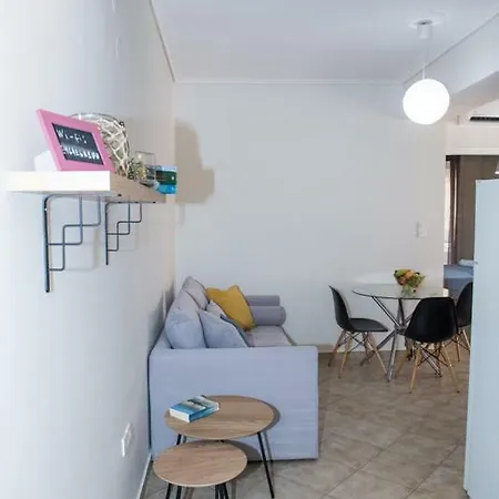 A Beautifull 2Nd Floor Apartment Close To The Port Kalamata Exterior photo