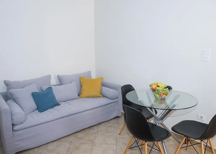 A Beautifull 2Nd Floor Apartment Close To The Port